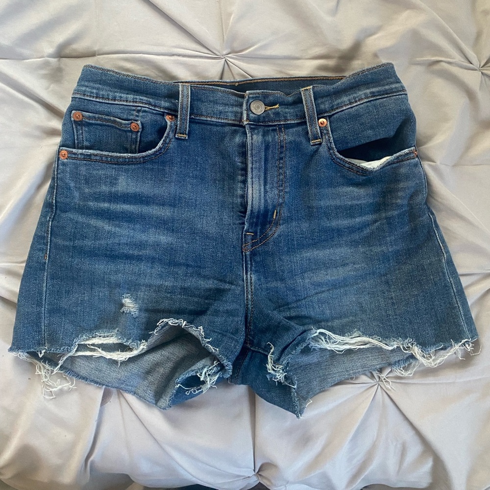 High Waisted Levi Shorts